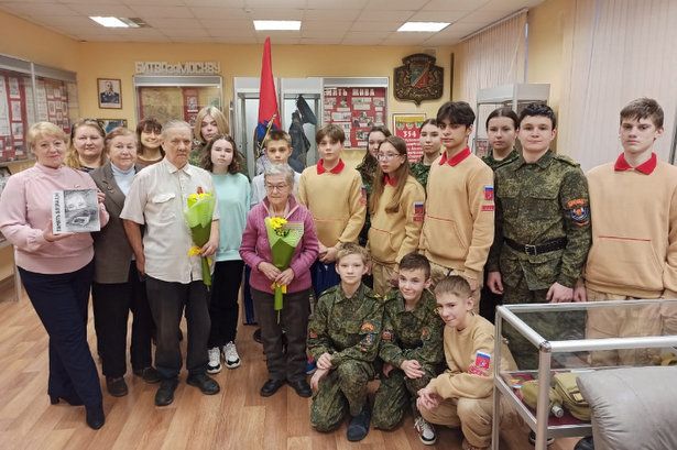 Ветеранов блокадного Ленинграда поздравили в школе №1353 в Матушкино