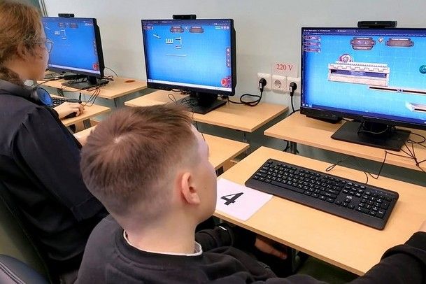 Учащиеся 7 класса школы №1353 в Матушкино освоили виртуальную лабораторию