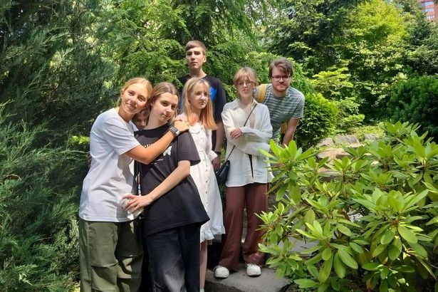 Ученики школы №135 посетили экскурсию в ботаническом саду