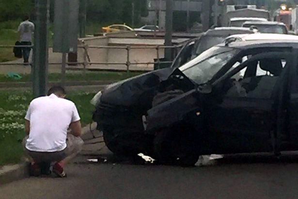 В ДТП в Матушкино пострадали водители столкнувшихся на перекрестке машин