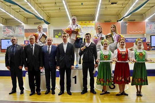 Зеленоградские школьницы выиграли Первенство России по фехтованию
