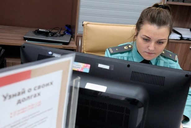 Судебный пристав убедил москвичку погасить задолженность за ЖКУ