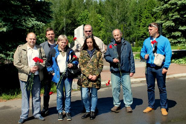 Представители района Матушкино провели мемориально-патронатную акцию на Центральном зеленоградском кладбище