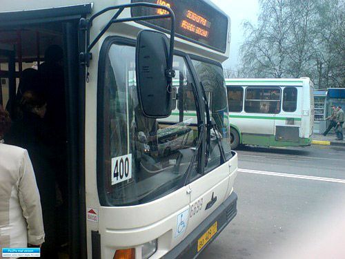 В автобусе 400-го маршрута установили экспериментальное табло