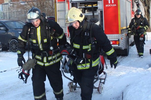 81 человек спасен московскими огнеборцами из пожаров в новогодние дни