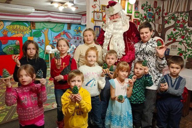 Для бойцов СВО зеленоградские дети сделали подарки своими руками