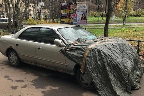 В 4-м микрорайоне Зеленограда обнаружена очередная брошенная машина
