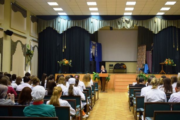 В школе района Матушкино прошла встреча с инспекторами по делам несовершеннолетних
