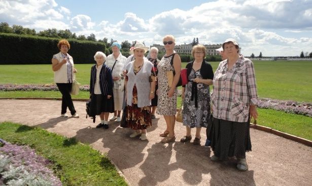 Для зеленоградских пенсионеров организовали экскурсию в «Архангельское»