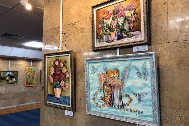 Великолепная выставка художницы Галины Кузиной проходит в Зеленограде
