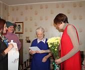 Жительницу района Матушкино поздравили с 90-летним юбилеем