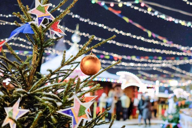 В этом году зеленоградские площади украсят восемь больших новогодних елей
