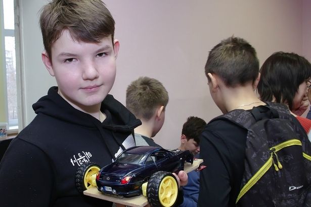 Семиклассники школы Матушкино стали победителями конкурса-марафона "РоботСАМ"