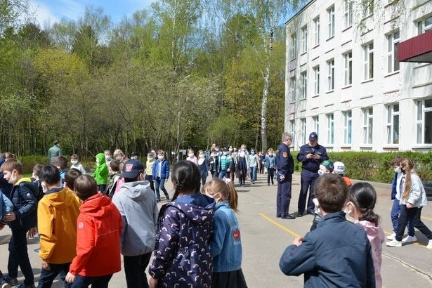 В школах Зеленограда начались пожарные учения