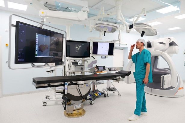 Собянин: Операционные столичных больниц переоснащаем по последнему слову техники