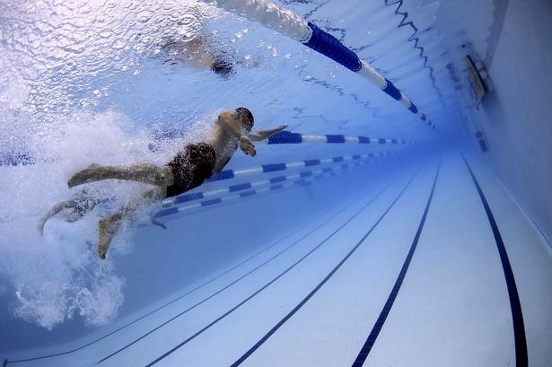 Студенты и преподаватели МИЭТ побили мировой рекорд в эстафетном плавании