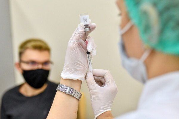 Павел Астахов рассказал почему решение об обязательной вакцинации в некоторых сферах обосновано