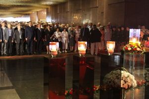 Московские единороссы приняли участие во всероссийской акции «Свеча Памяти» 