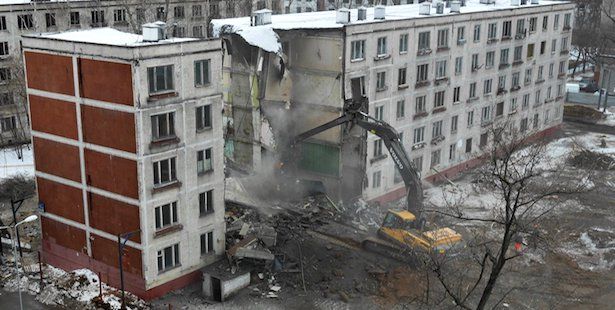 При сносе пятиэтажек москвичи получат новое жилье неподалеку
