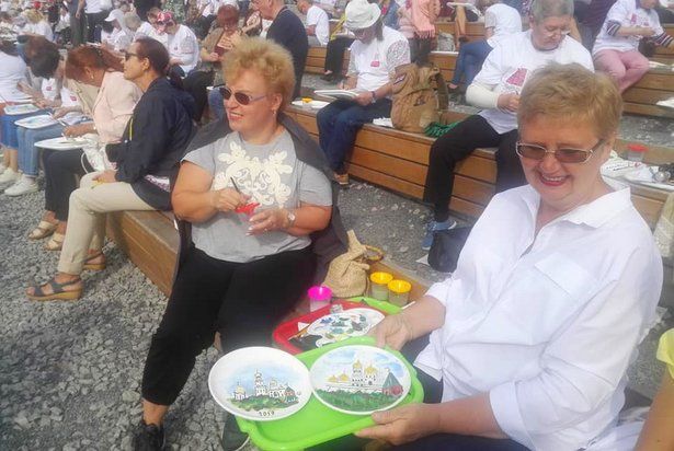 Зеленоградские пенсионеры представили свои работы на выставке в парке «Зарядье»