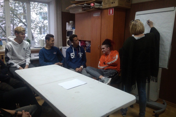 С молодежью района Матушкино обсудили тему раздельного сбора мусора