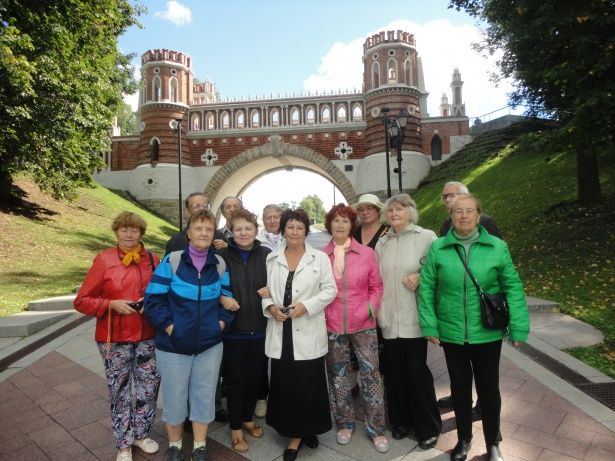Посетителям ТЦСО «Зеленоградский» организовали экскурсии ко Дню города