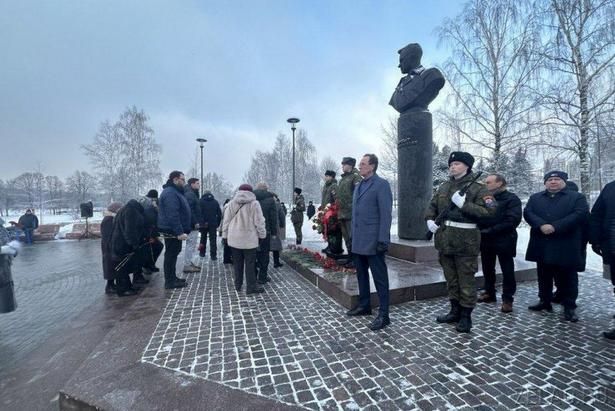 В ЗелАО состоялось возложение цветов в 82-ю годовщину начала Битвы за Москву