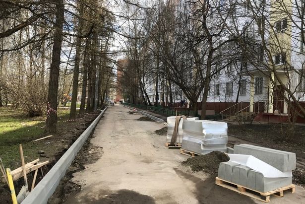 У корпуса 403 в Матушкино начались работы по замене асфальтобетонных покрытий