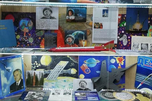 В Матушкино открылась выставка рисунков на космическую тематику