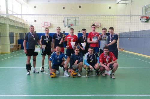 В открытом турнире по волейболу в Матушкино победила команда «Заря»