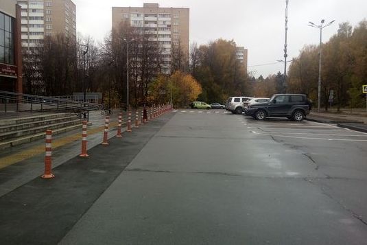 Ведогонь-театр получил легальную парковку после капитального ремонта