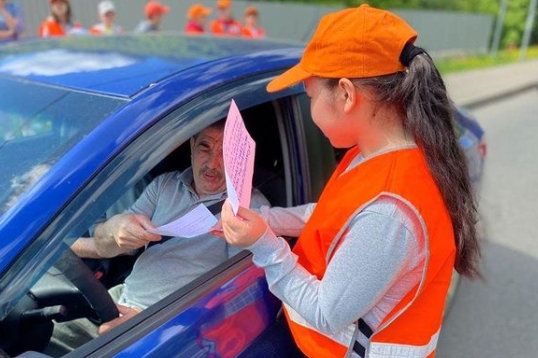 Ученики школы района Матушкино написали письма водителям