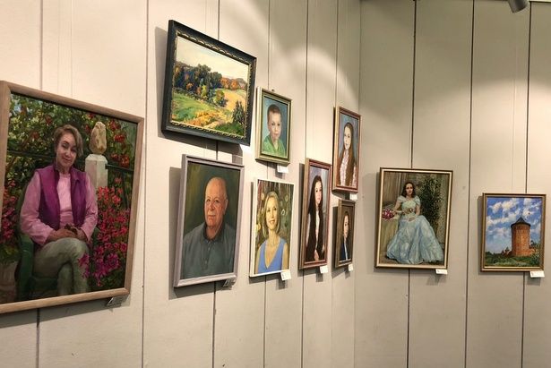 Замечательная выставка «Путешествия и встречи» Анны Бутаковой проходит в КЦ «Зеленоград»