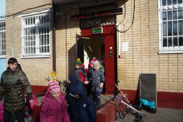 Сотрудники МЧС провели в детском саду в Матушкино учебную пожарную эвакуацию