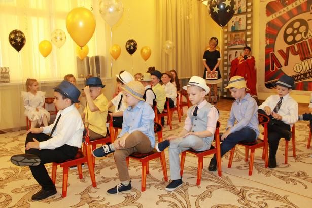 Зеленоградских дошколят поздравили с переходом в начальную школу