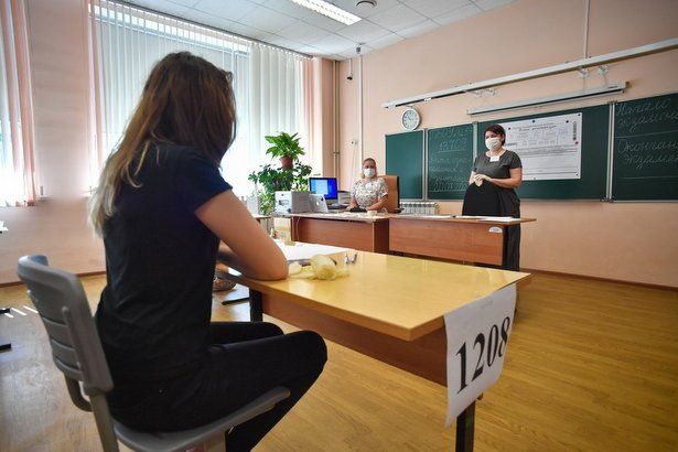 Московские выпускники сдали три первых единых госэкзамена