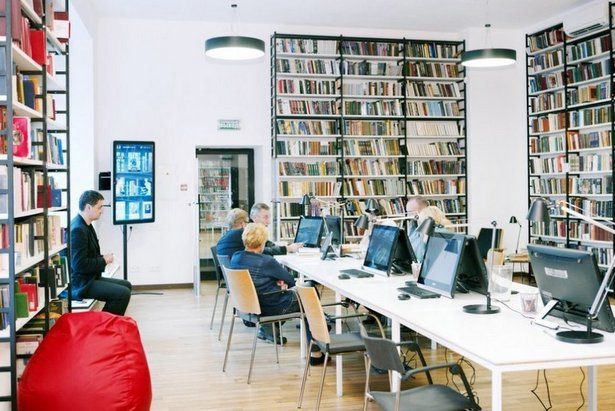 В зеленоградских библиотеках установили 53 новых компьютера для посетителей