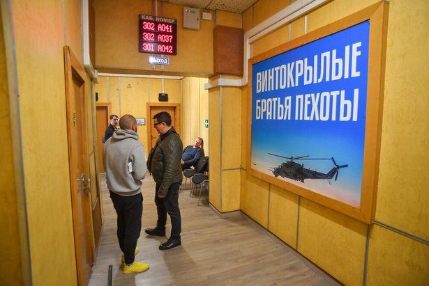 Владимир Соловьев посетил столичный пункт отбора на военную службу по контракту