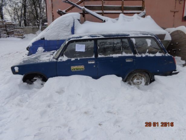 Управа Матушкино ищет владельцев двух брошенных автомобилей 