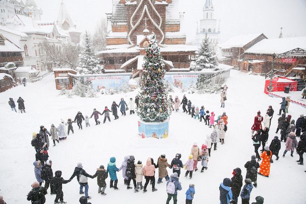 В Москве прошла программа «Зимняя сказка» для приехавших по приглашению мэра детей участников СВО