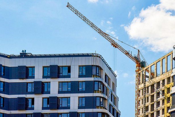 Комплекс апартаментов в Александровке продолжают строить