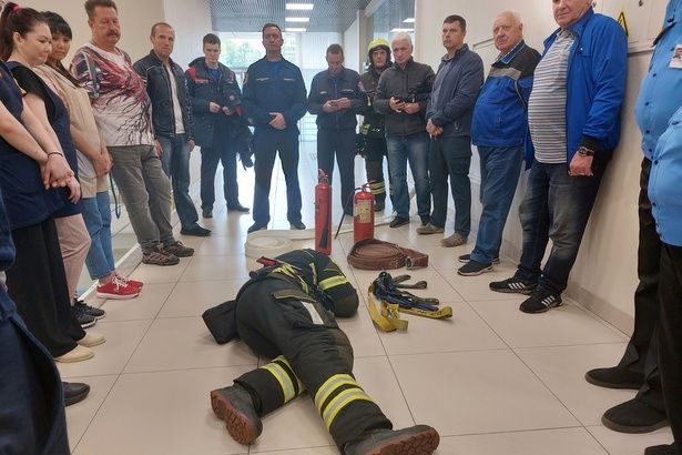 Мастер-классы по пожарной безопасности: обучение работников и посетителей торгового центра "Зеленоградский"