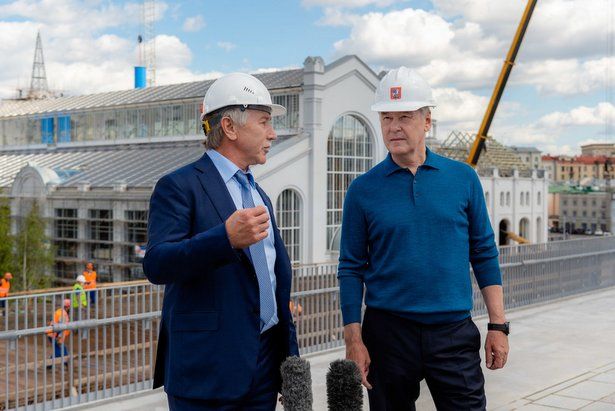 Сергей Собянин осмотрел ход работ по созданию Дома культуры «ГЭС-2» на Болотной набережной