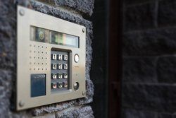 Жители Матушкино будут выбирать организации для обслуживания кодовых замков на дверях в подъезды