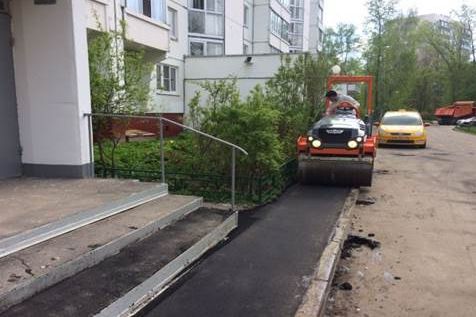 Ямочный ремонт дорожных покрытий  в районе Матушкино проводится в ежедневном режиме