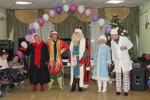 Управа района Матушкино организовала новогоднюю елку для местных ребятишек