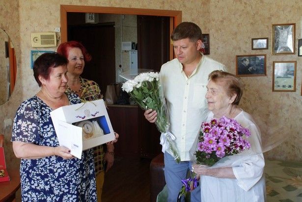 Участника войны из района Матушкино поздравили с 95-летним юбилеем