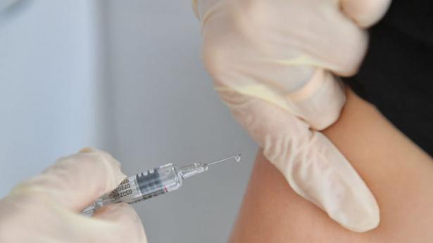 В Москве началась диагностика участников исследования вакцины от COVID-19