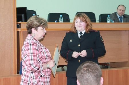 В УВД Зеленограда поздравили сотрудников подразделений по делам несовершеннолетних 