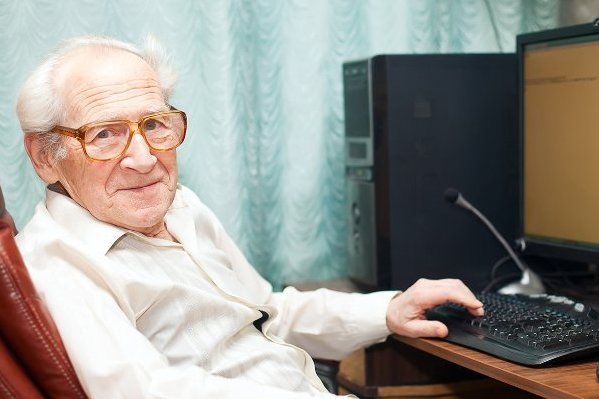 Пожилые москвичи проводят самоизоляцию с проектом «Московское долголетие»